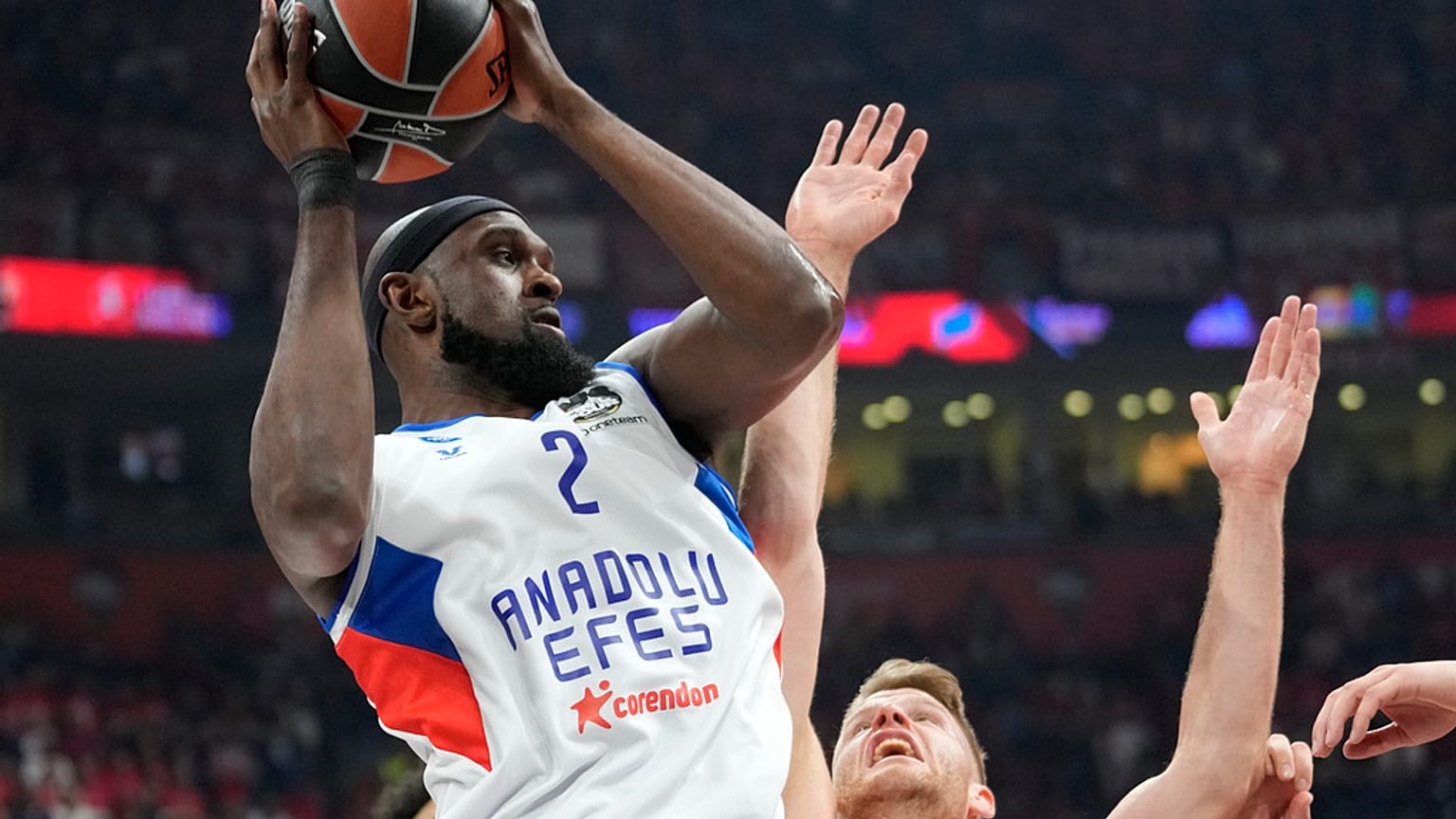 Anadolu Efes play in'de