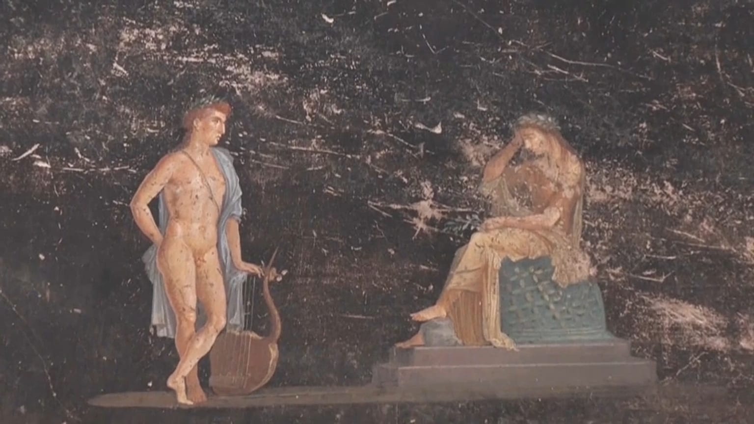 Bei Ausgrabungen in der vom Vesuv verschütteten antiken Stadt Pompej haben Archäologen einen einzigartigen Bankettsaal freigelegt. 