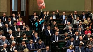 Quatre projets de textes libéralisant l'accès à l'IVG ont franchi vendredi un premier obstacle au Parlement, en Pologne.
