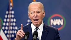 El presidente estadounidense Joe Biden habla desde la Casa Blanca, el viernes 12 de abril de 2024, en Washington.
