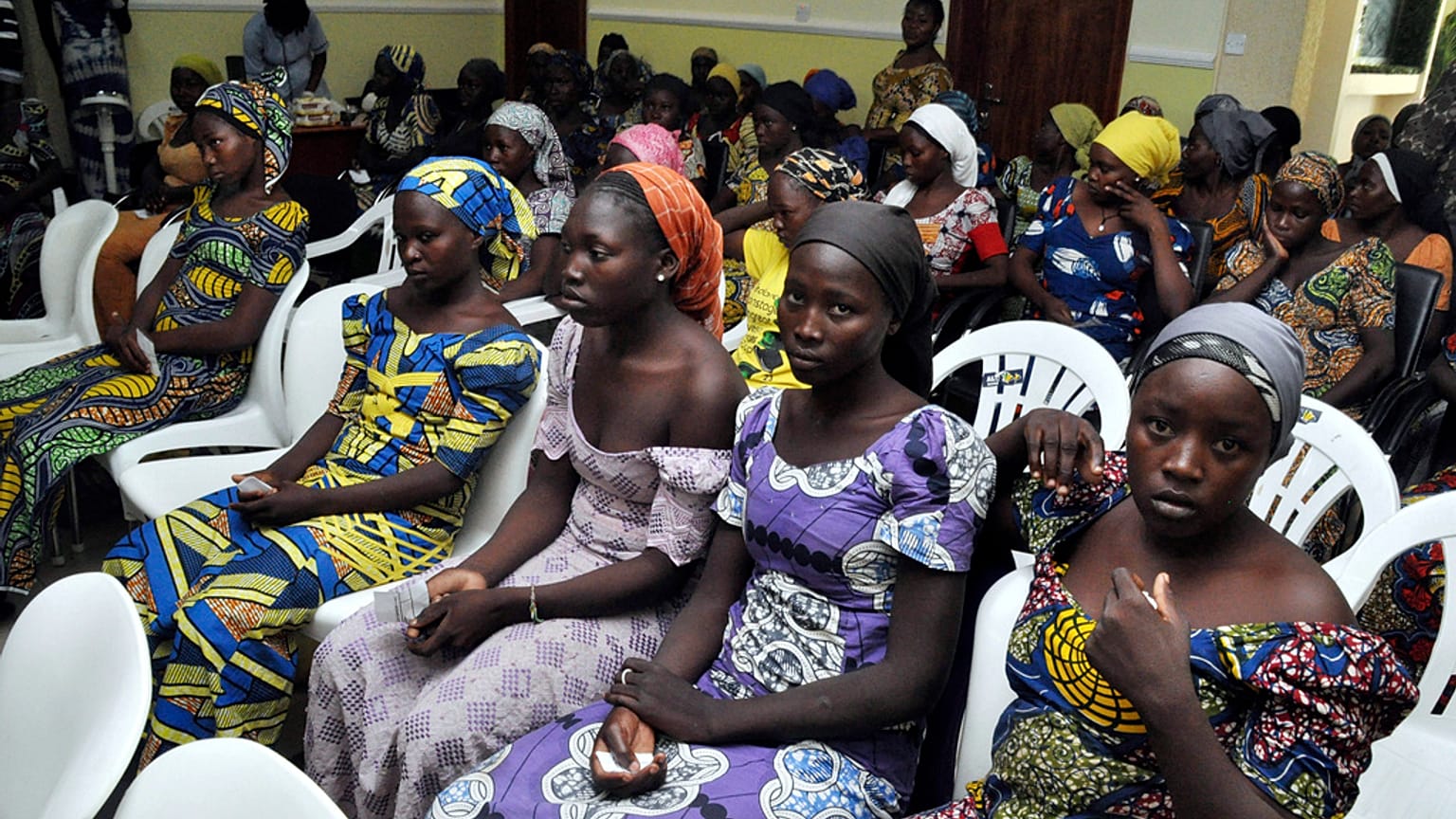 Imagen de algunas estudiantes de Chibok liberadas del cautiverio de Boko Haram, en Abuya, Nigeria, el domingo 7 de mayo de 2017.