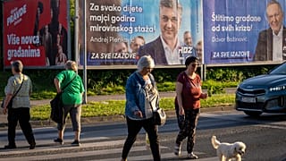 Предвыборные плакаты на улицах Загреба