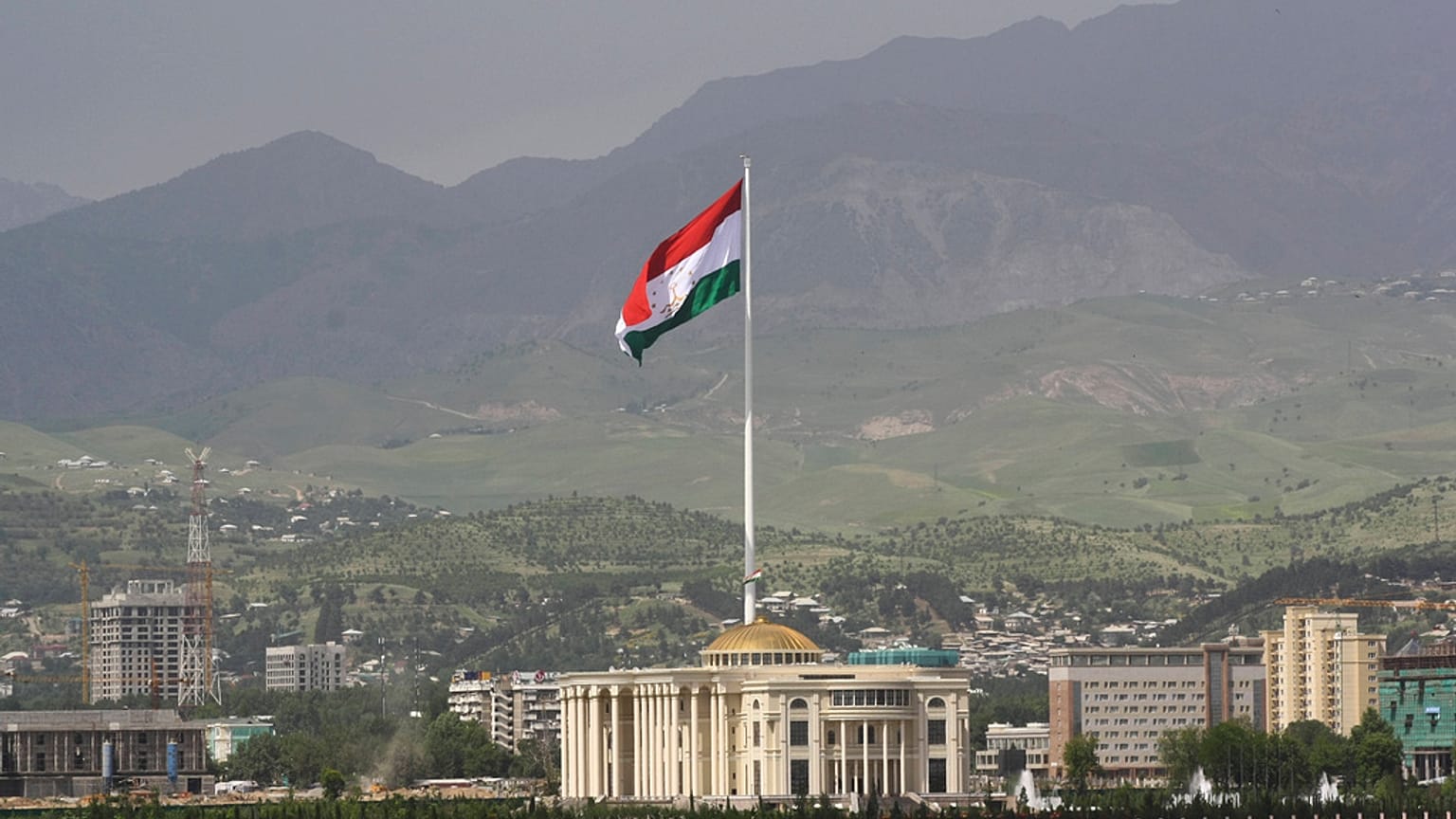 تاجیکستان، نمایی از شهر دوشنبه، پایتخت سال ۲۰۱۱