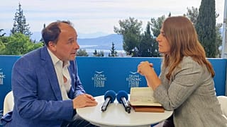 O Rob Genieser μετείχε στο 9ο Οικονομικό Φόρουμ των Δελφών