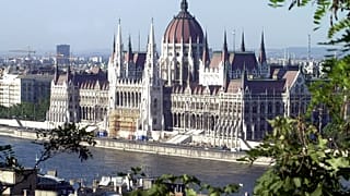 ARCHÍV: az Országház épülete - Budapest, 2003. augusztus 18. 