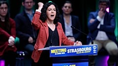 Manon Aubry beszél Strasbourgban, április 23-án 