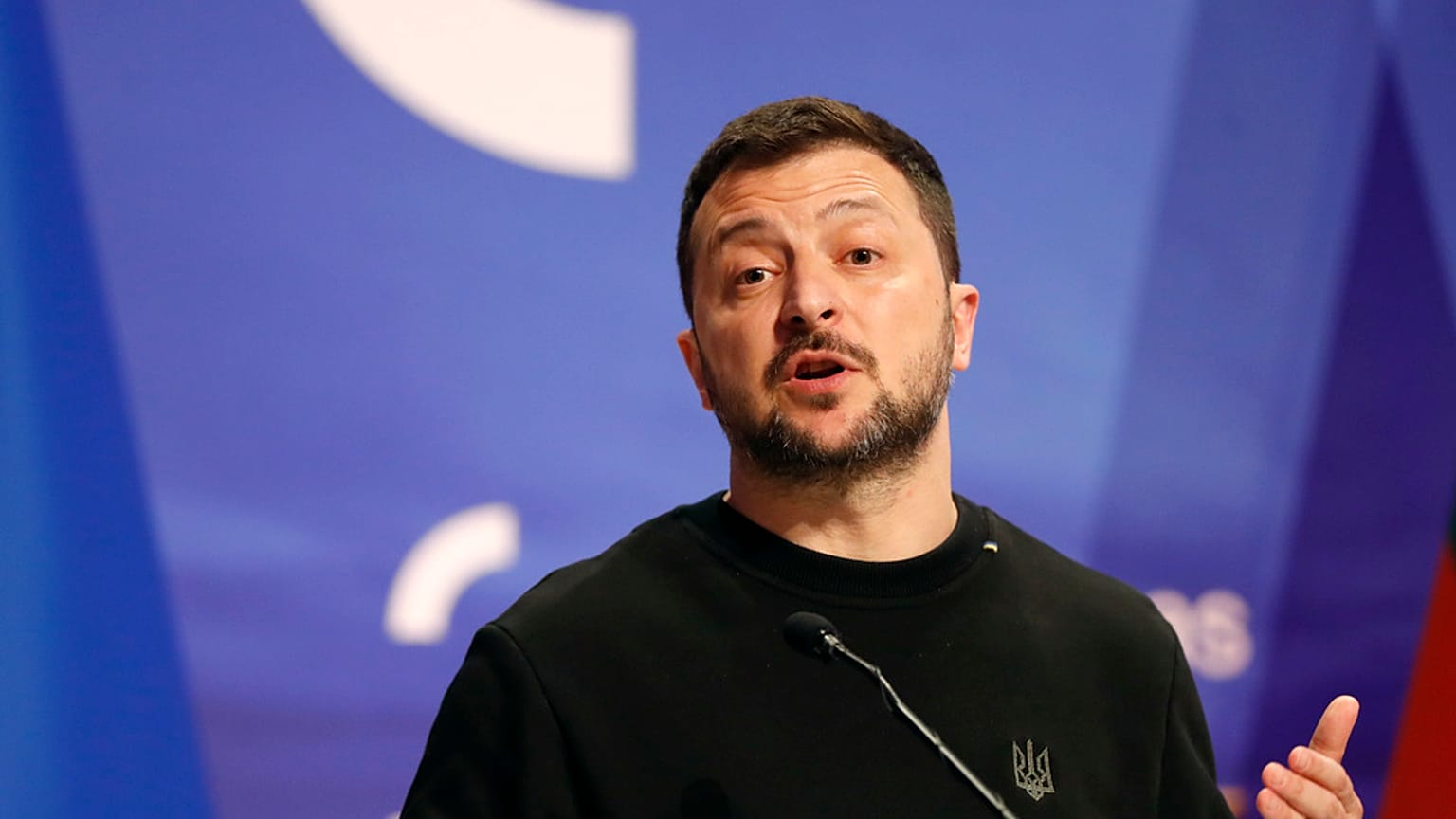 Volodimir Zelenszkij ukrán elnök egy sajtótájékoztatón 2024. április 11-én