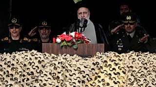 الرئيس الإيراني إبراهيم رئيسي في قاعدة عسكرية شمال طهران، إيران