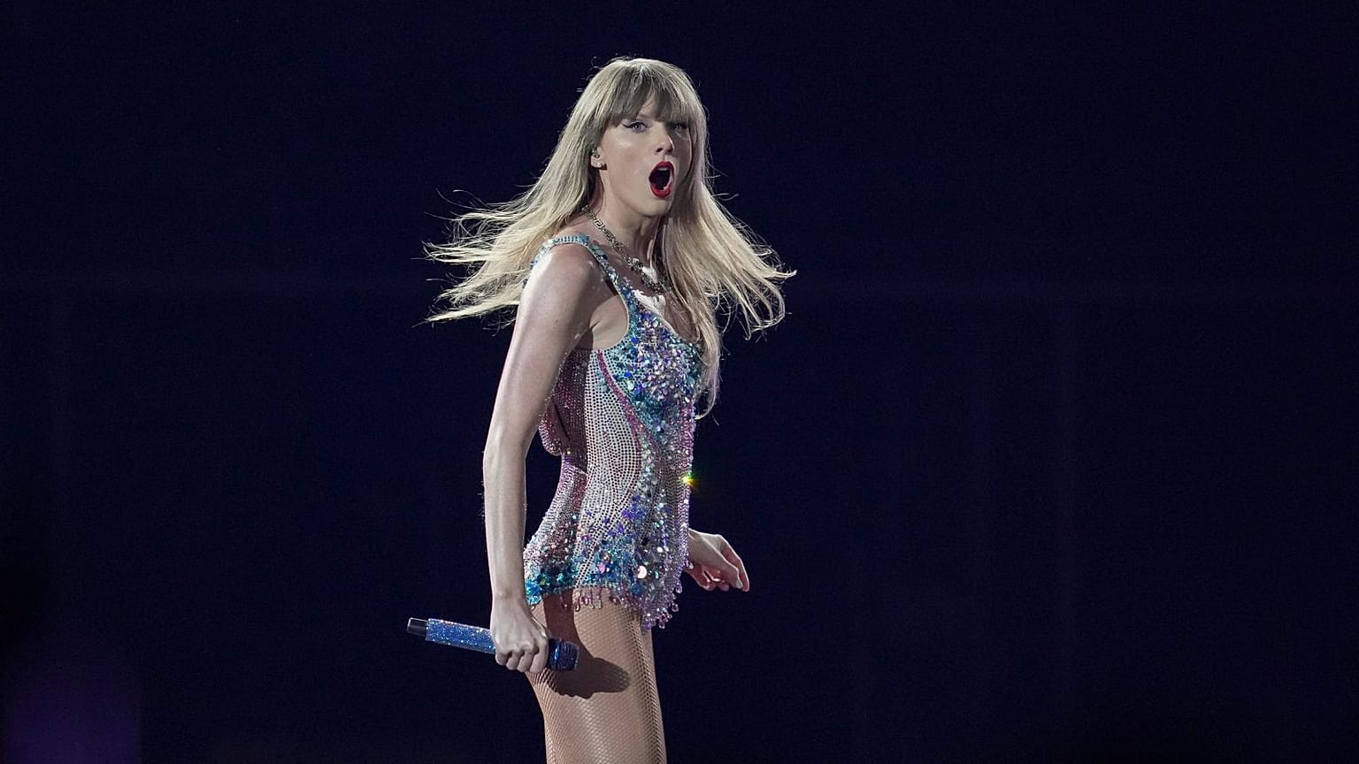 Taylor Swift: İngiliz hayranları bir milyon avronun üzerinde dolandırıldı    