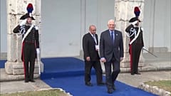 Боррель прибывает на Капри