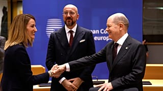 Первый день саммита ЕС лидеры 27 стран посвятили международной обстановке.