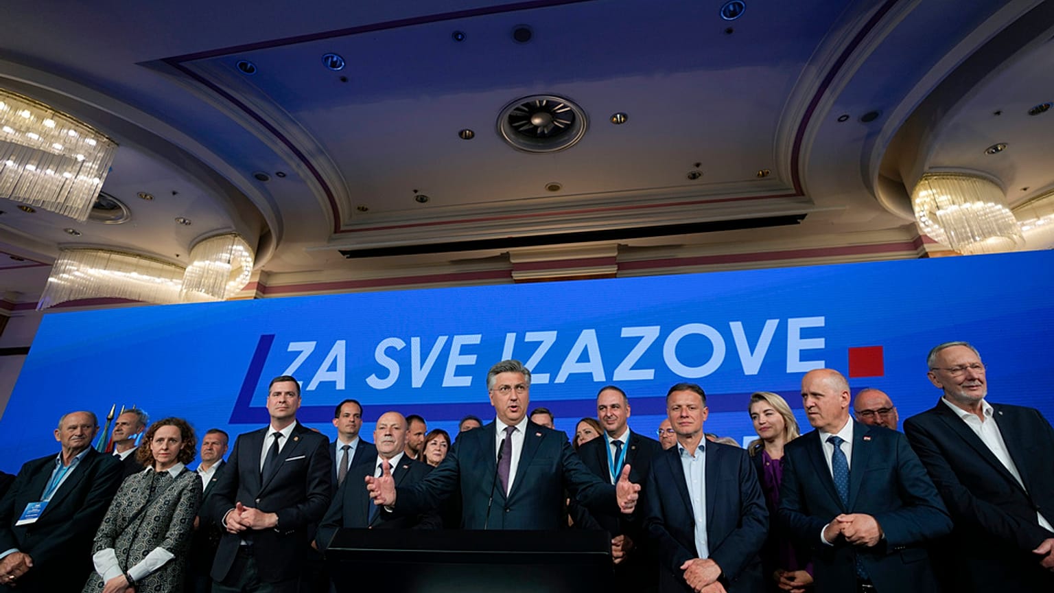 Der kroatische Ministerpräsident Andrej Plenkovic mit seinen Unterstützern, Zagreb, 18. April 