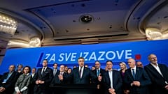 Der kroatische Ministerpräsident Andrej Plenkovic mit seinen Unterstützern, Zagreb, 18. April 