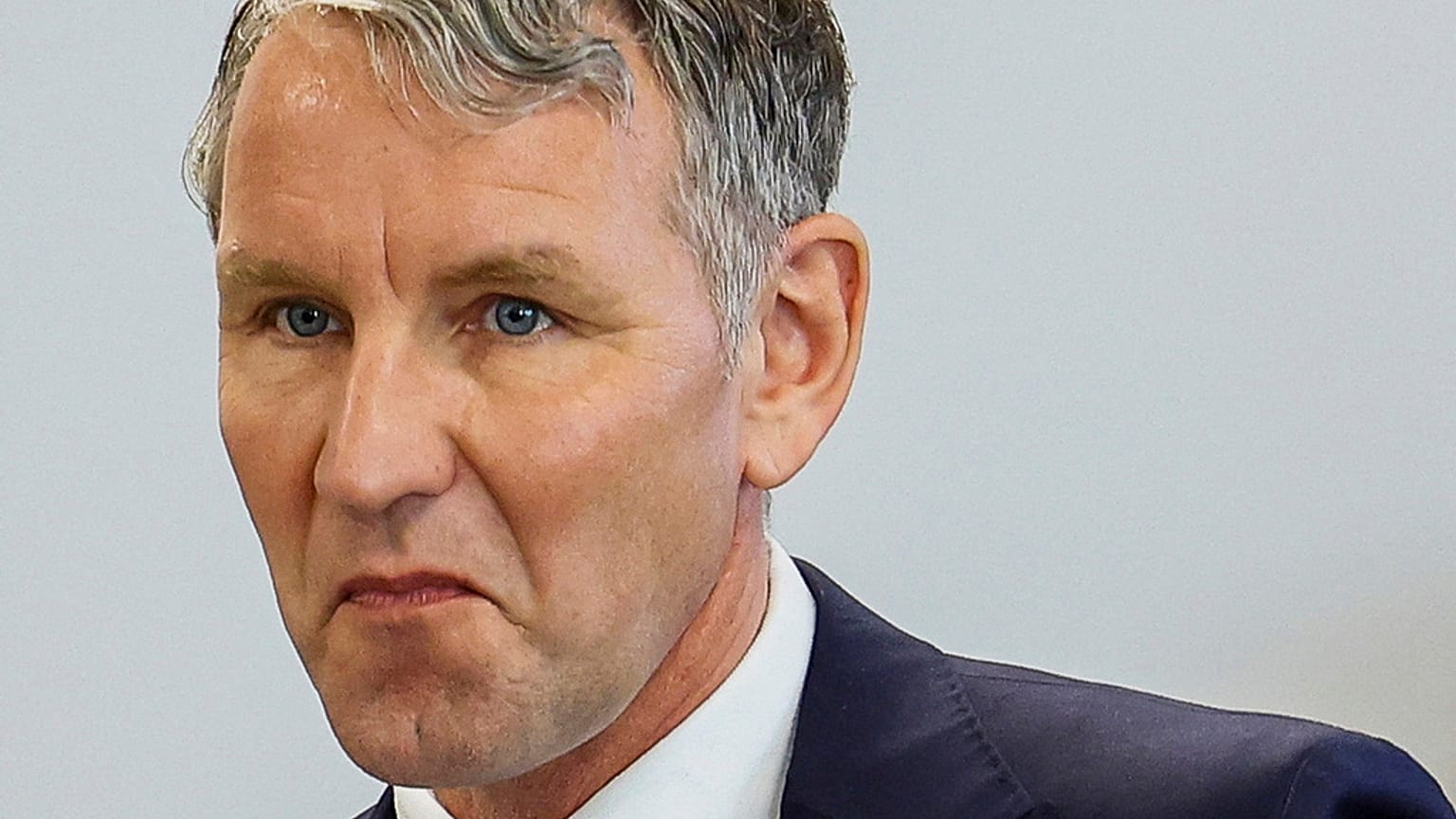 Weniger als vier Monate vor den Landtagswahlen in Thüringen muss sich der AfD-Politiker Björn Höcke vor Gericht verantworten.
