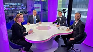 Stefan Grobe mit Sandra Parthie, Philipp Lausberg und Roderick Kefferpütz