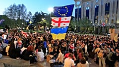 Μαζικές διαμαρτυρίες ξέσπασαν στη Γεωργία για το σχέδιο του κυβερνώντος κόμματος να προωθήσει τον λεγόμενο νόμο περί "ξένης επιρροής".