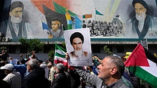راهپیمایی نمازگزاران بعد از نماز جمعه تهران در روز ۱۹ آوریل ۲۰۲۴