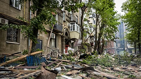 L'attaque a touché des zones urbaines ainsi que des infrastructures ferroviaires dans la région de Dnipro