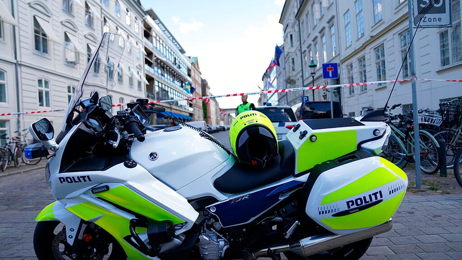 Danimarka'da polis havaalanını tahliye etti