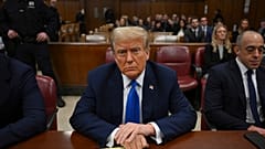 Trump a manhattani bírósági tárgyalás nyitó napján - 2024 április 22.
