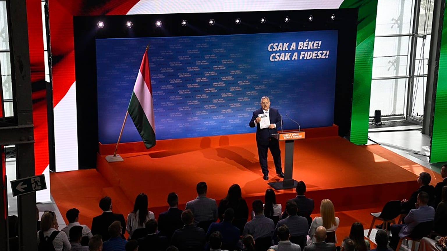 El primer ministro húngaro y presidente del partido Fidesz, Viktor Orban, en un mitin de lanzamiento de la campaña del partido para las elecciones parlamentarias europeas