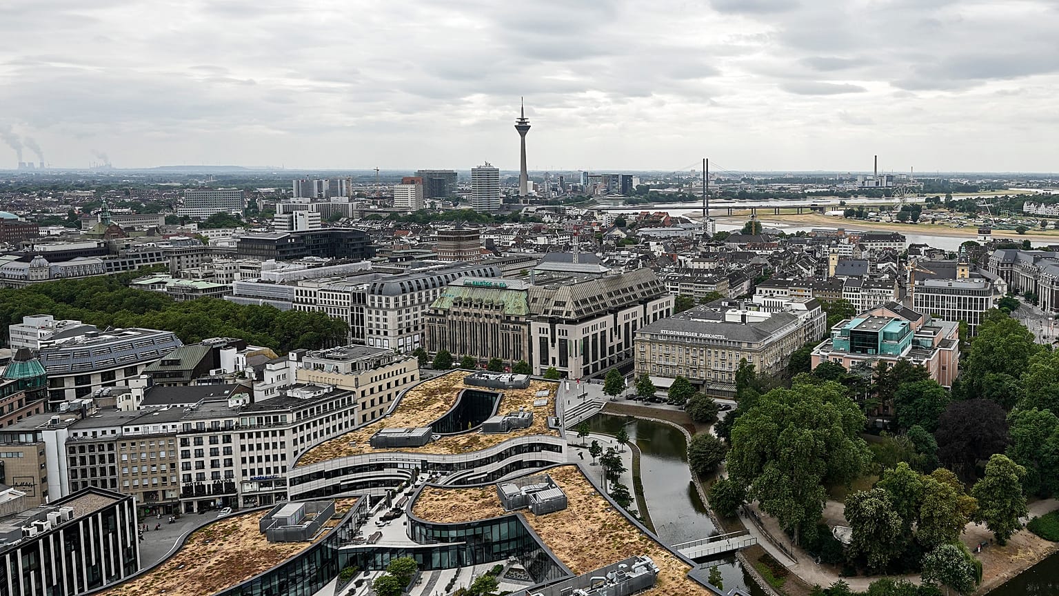 ARCHIVO: El centro de la ciudad de Dusseldorf, Alemania, fotografiado el miércoles 28 de junio de 2023.