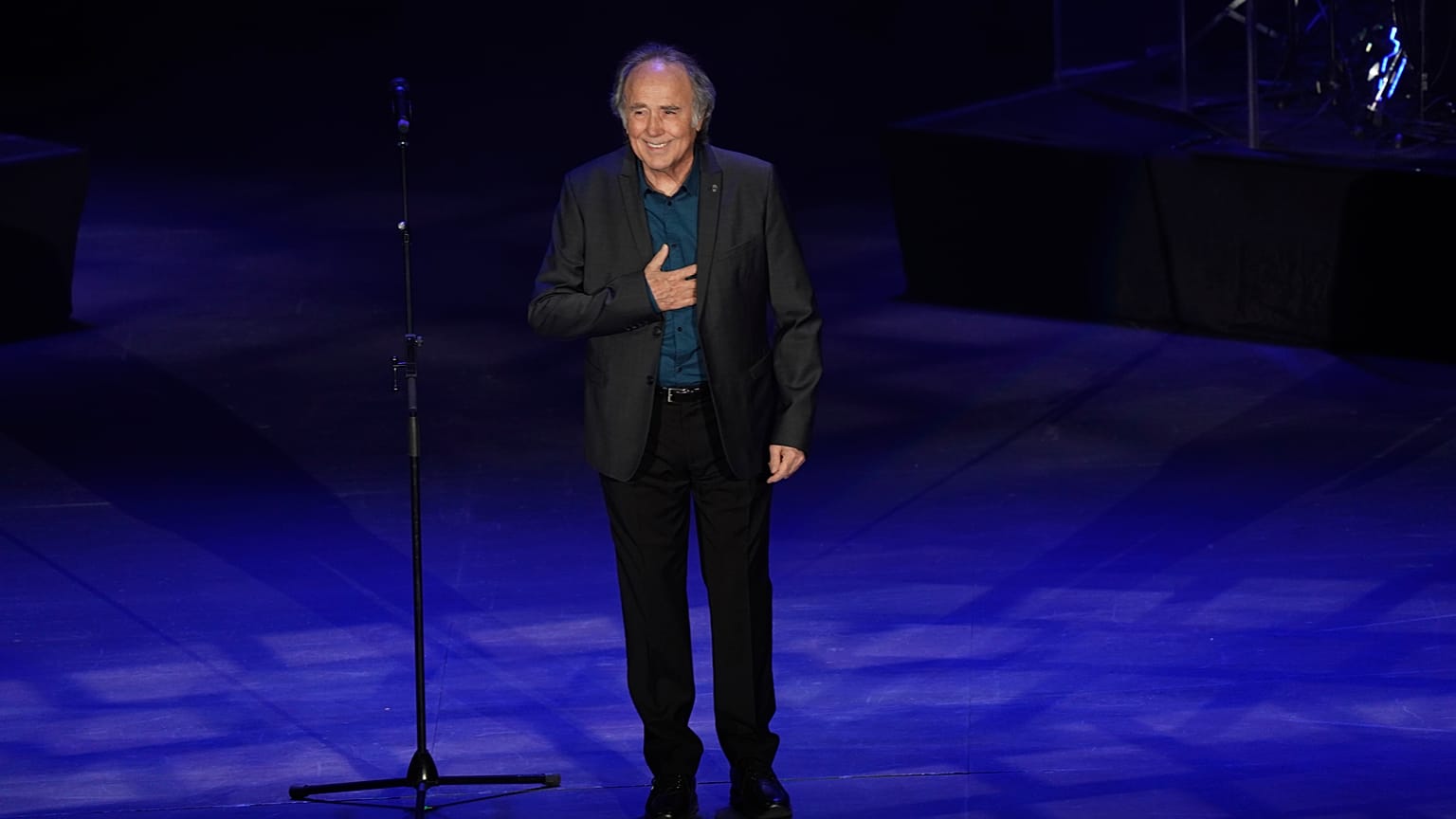 ARCHIVO: Serrat, durante su gira de despedida en México el 18 de mayo de 2022