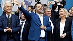 زعيم الحزب الهولندي من أجل الحرية، زعيم حزب البديل من أجل ألمانيا، ومارين لوبان في ميلانو بإيطاليا