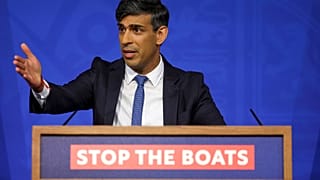 Großbritannien hat einen Gesetzentwurf zur Abschiebung von illegalen Migranten nach Ruanda verabschiedet. Die ersten Unterkünfte warten bereits.