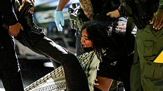 Amerikan polisi, Emory Üniversitesi'nde Gazze'ye destek gösterileri düzenleyen öğrencilere müdahale ederek çok sayıda öğrenciyi gözaltına aldı