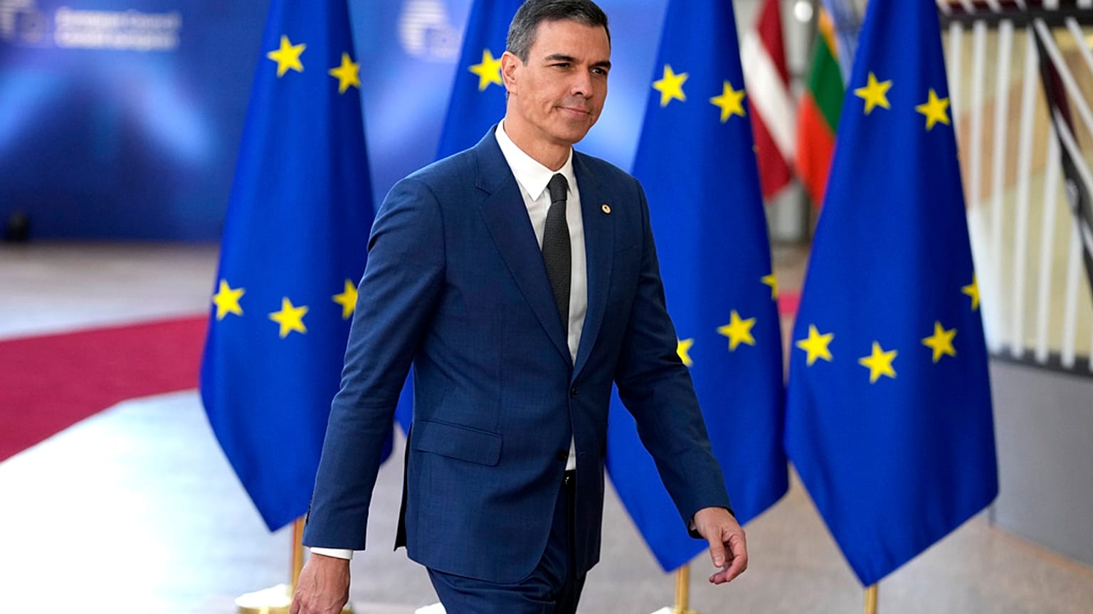 El presidente del Gobierno español, Pedro Sánchez, llega a una cumbre de la UE en Bruselas, el miércoles 17 de abril de 2024. 