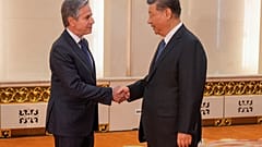 Il segretario di Stato statunitense Antony Blinken con il presidente cinese Xi Jinping a Pechino, Cina, 26 aprile 2024 