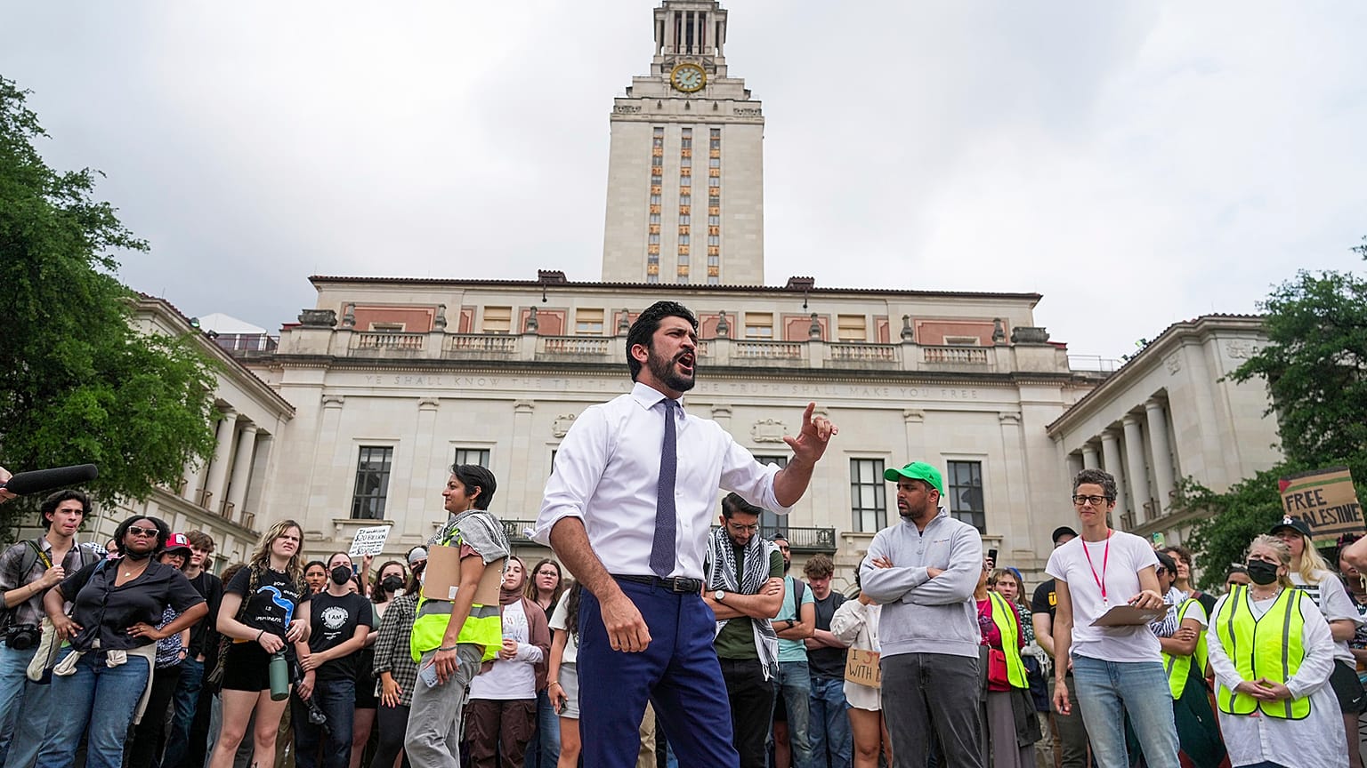 Estudantes da Universidade do Texas convocaram protesto na quinta-feira