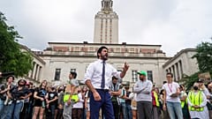 Estudantes da Universidade do Texas convocaram protesto na quinta-feira