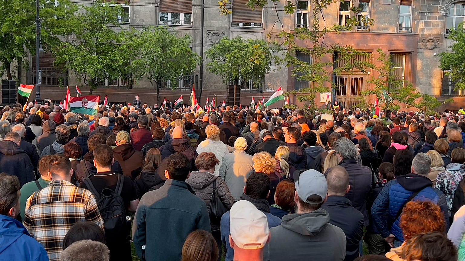 Magyar Péterék tüntetése a Belügyminisztérium előtt - Budapest, 2024. április 26. 