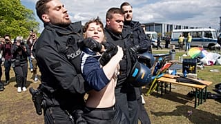 Берлин. Полиция разгоняет лагерь пропалестинских активистов