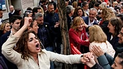 La vice-présidente du gouvernement espagnol devant une foule de supporteurs à Madrid.