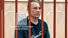 El periodista Serguéi Kareline en un tribunal de la región de Murmansk, el 27 de abril de 2024.