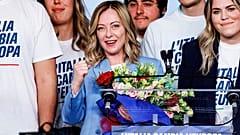 La presidente del Consiglio italiano Giorgia Meloni durante la conferenza di Fratelli d’Italia a Pescara, 28 aprile 2024
