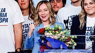 La presidente del Consiglio italiano Giorgia Meloni durante la conferenza di Fratelli d’Italia a Pescara, 28 aprile 2024