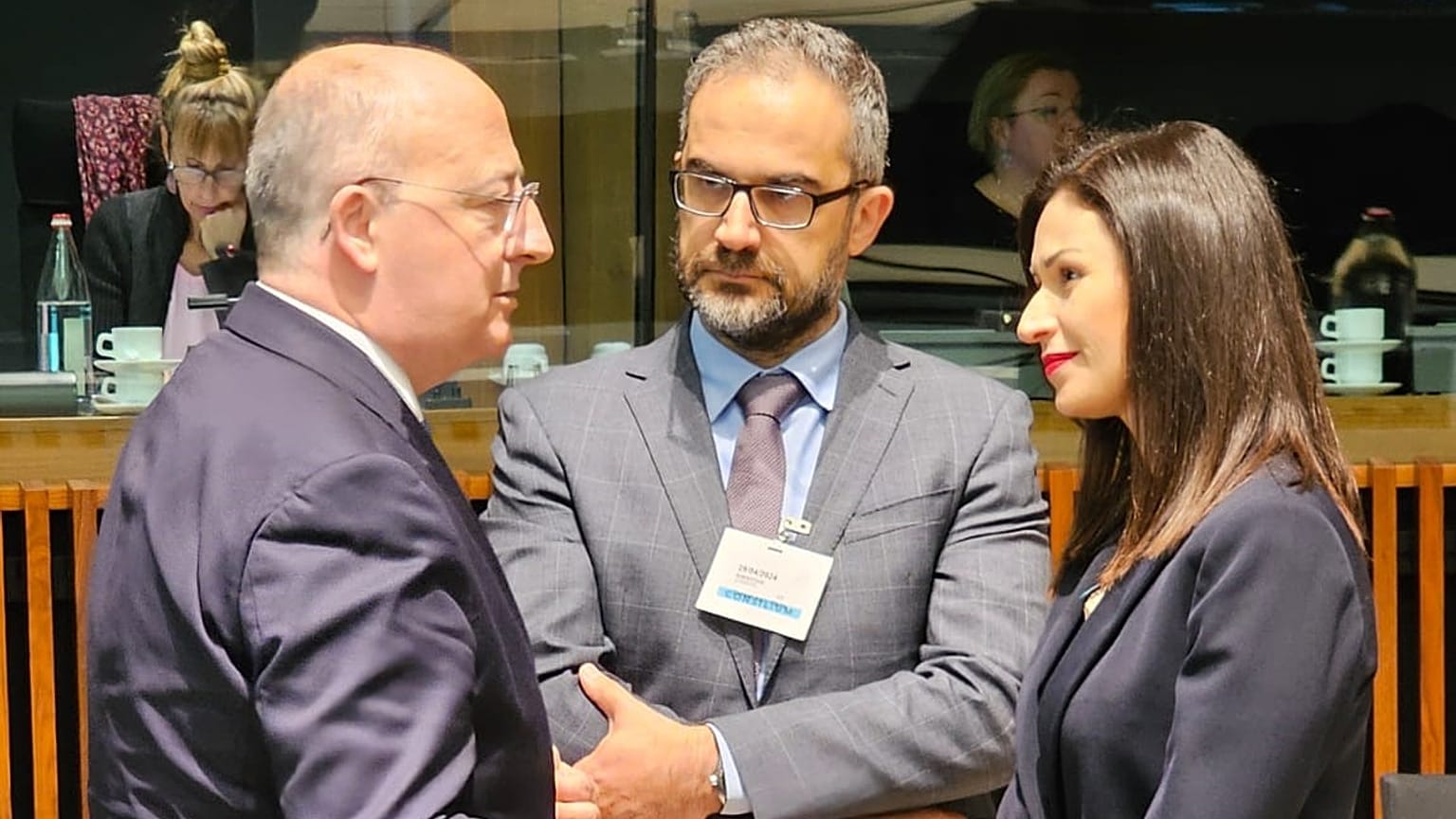 Η ΚΥΠΡΙΑ ΥΠΟΥΡΓΟΣ ΓΕΩΡΓΙΑΣ ΣΥΝΟΜΙΛΕΙ ΜΕ ΣΥΝΑΔΕΛΦΟΥΣ ΤΗΣ
