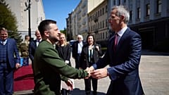 Ukrayna Cumhurbaşkanı Volodimir Zelenski ve NATO Genel Sekreteri Jens Stoltenberg