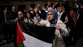 Paris polisi Sorbonne Üniversitesi'ndeki Gazze protestocularını dağıttı