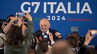İtalya Çevre ve Enerji Güvenliği Bakanı Gilberto Pichetto Fratin, İtalya'nın Torino kentinde düzenlenen G7 basın toplantısında (AP aracılığıyla Alberto Gandolfo/Lapresse)
