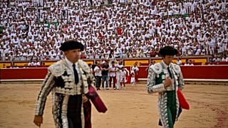 Foto de archivo: Celebración tras una corrida de toros en Pamplona en 2023