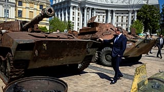 David Cameron à Kyiv, le 2 mai 2024.