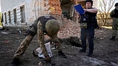 Soldado ucraniano em zona de guerra