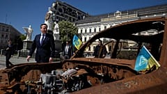 Der britische Außenminister David Cameron in Kiew, 2. Mai 2024 