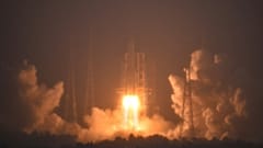Запуск автоматической космической станции "Чанъэ-6" с космодрома "Вэньчан"