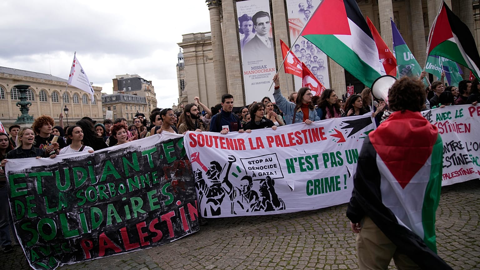 Több francia városban tüntettek az egyetemisták a palesztin civilekért